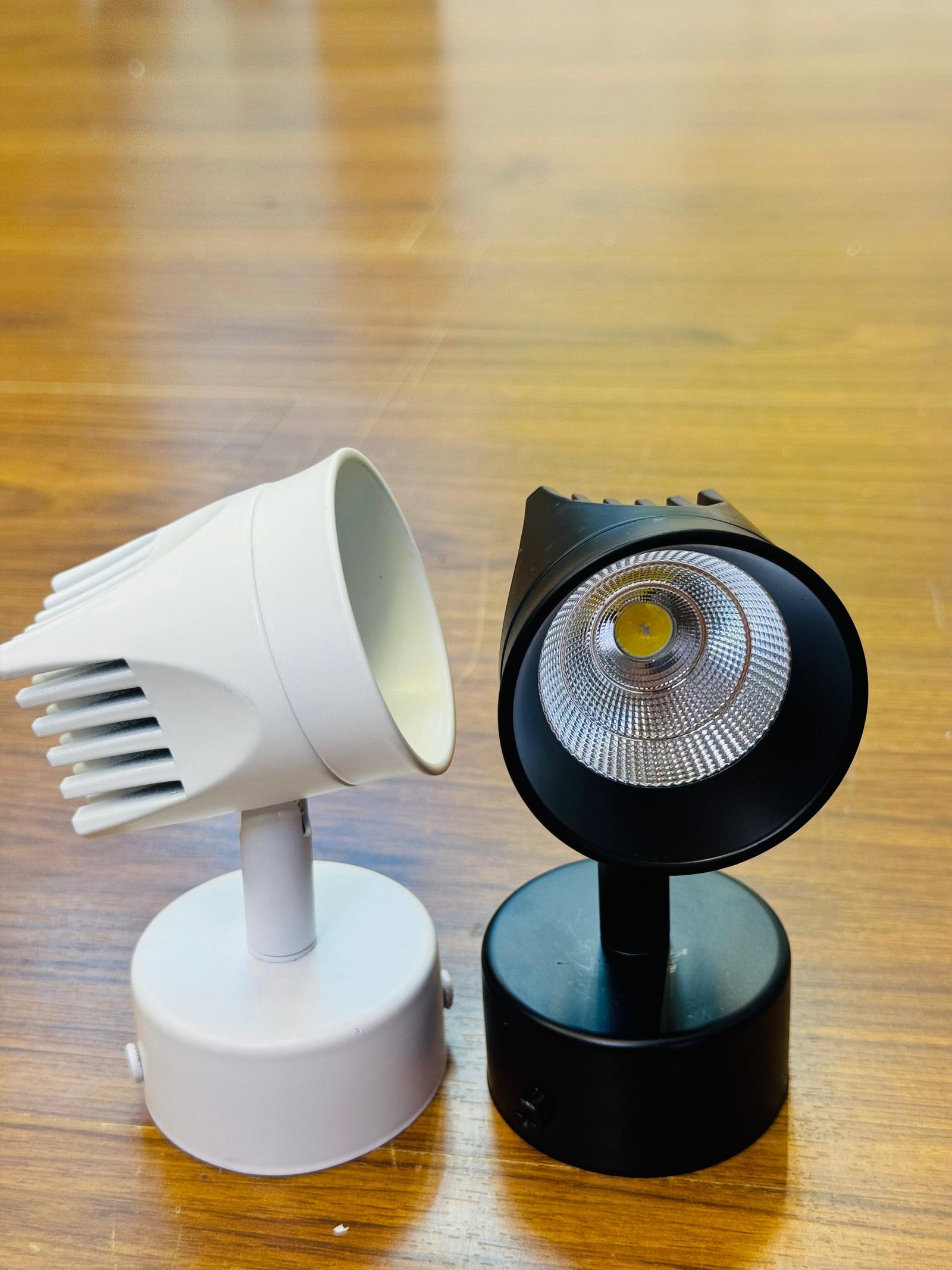 WALL LAMP